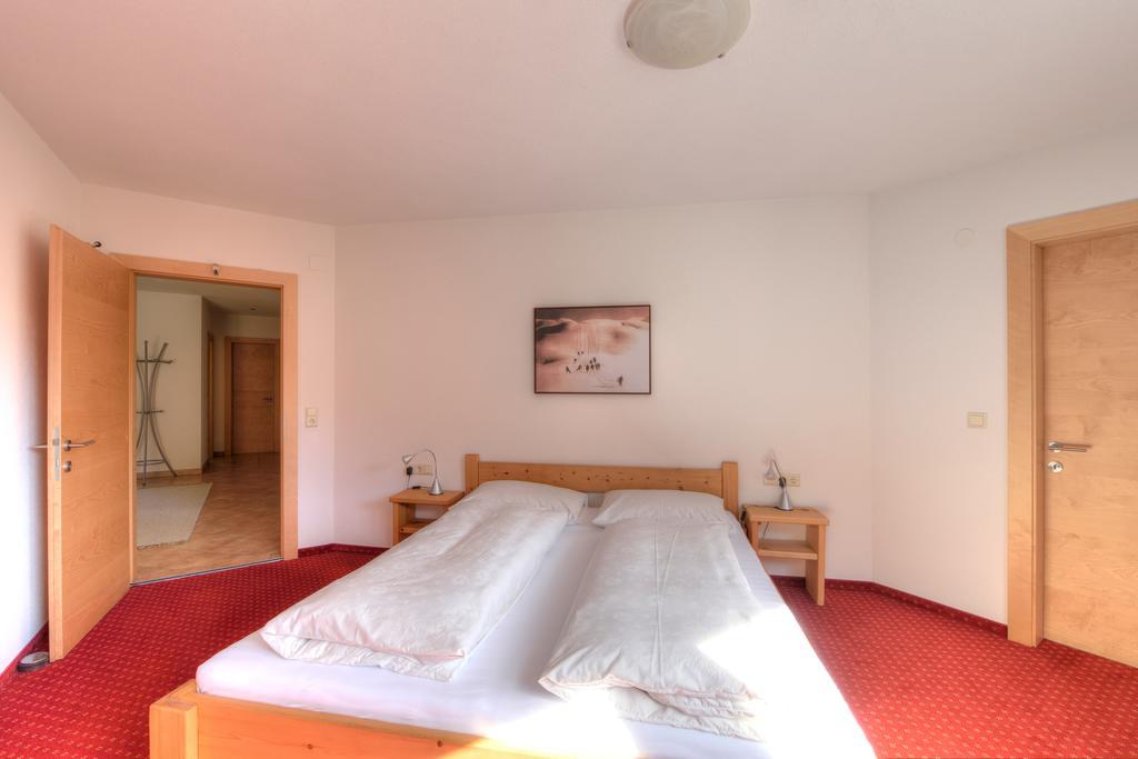 Appartement Strolz Schnann Szoba fotó