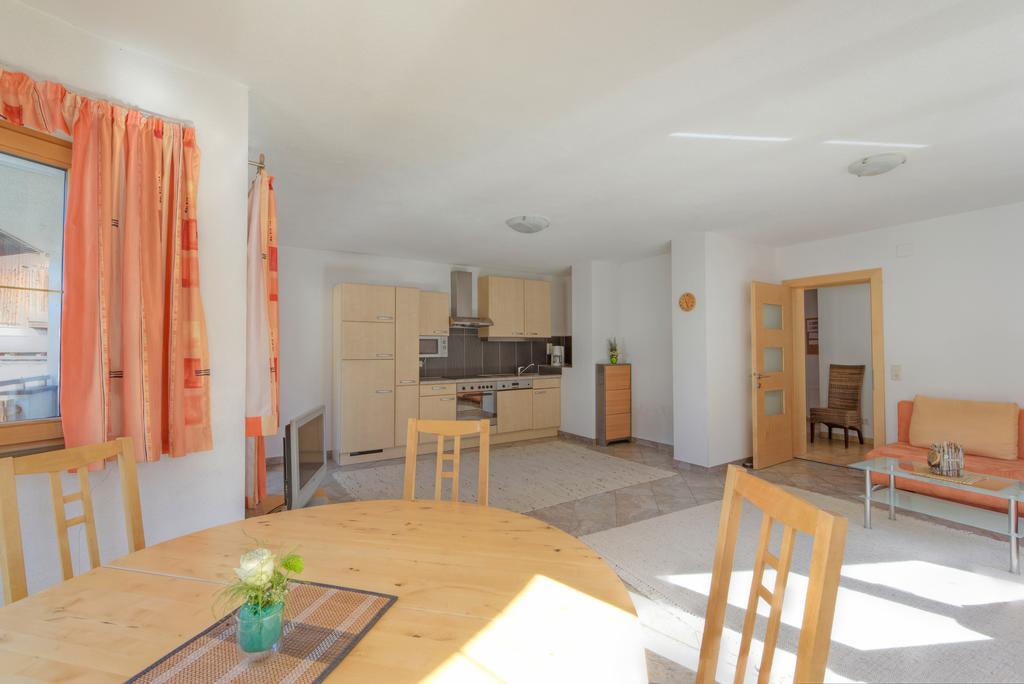 Appartement Strolz Schnann Szoba fotó