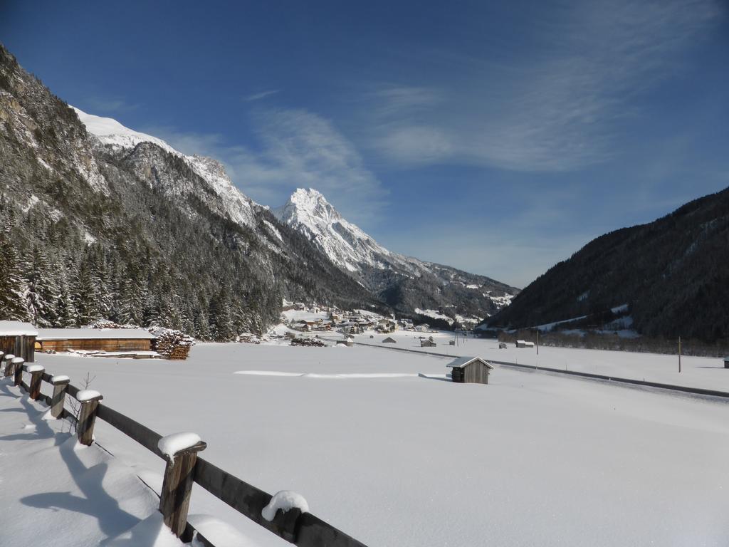 Appartement Strolz Schnann Szoba fotó